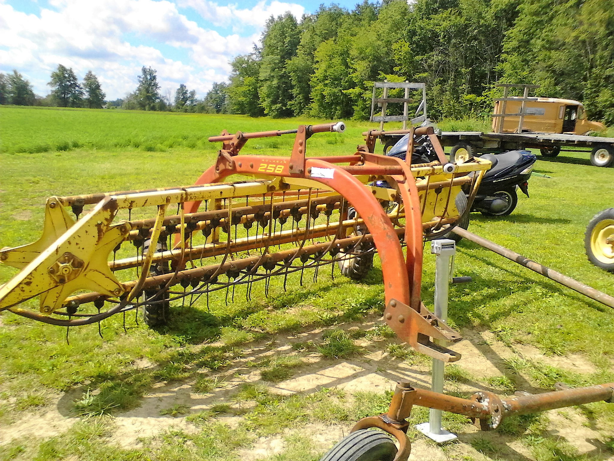 New Holland Tandem Rake Hitch
