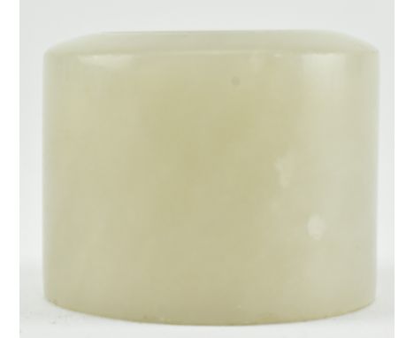 A Qing dynasty thumb ring&nbsp;of cylindrical form. The exterior has a plain surface symbolize "Safe and well".&nbsp; The sto