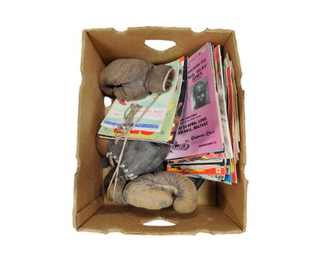 BOX OF VINTAGE BOXING ITEMS