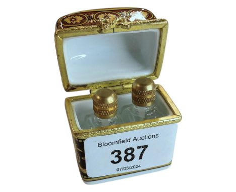 PORCELAIN TRINKET BOX WITH PAIR OF MINIATURE PERFUME BOTTLES 