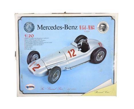 Mercedes - Benz W154 - M163, 1939 model kit racing car, 1:20 scale, as new