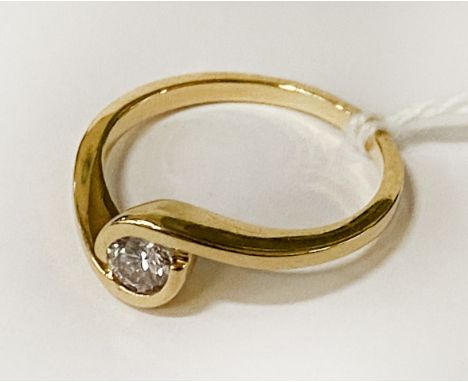 18CT GOLD &amp; DIAMOND RING - APPROX 0.25 POINTS - SIZE N