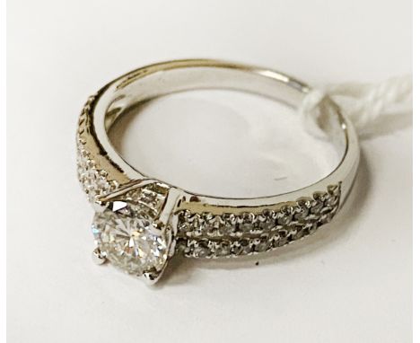 18CT WHITE GOLD &amp; DIAMOND RING - SIZE N