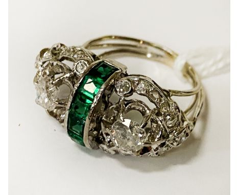 PLATINUM DIAMOND &amp; EMERALD RING - SIZE L- APPROX 6.2 GRAMS