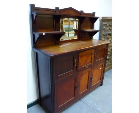 AN ARTS AND CRAFTS 1/4 SAWN OAK SIDE CABINET WITH RAISED SHELF BACK OVER ARRANGEMENT OF CABINET DOOR AND CELLARETTE DRAWER. 1