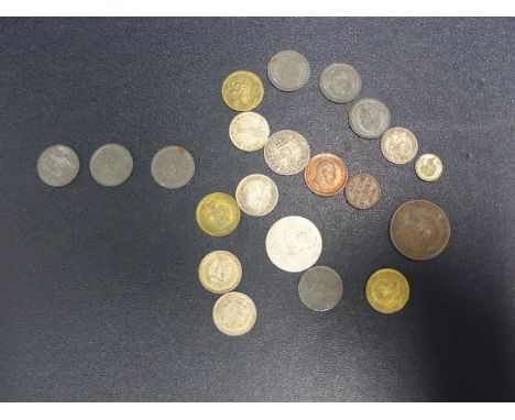 TWENTY GEORGE IV TO EDWARD VII COINS RANGING FROM A QUARTER FARTHING TO SIXPENCE AND CONTAINED IN AN INLAID HORN SNUFF BOX.