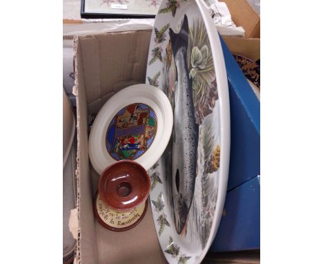 A box of various ceramics including Port Meirion, Royal Worcester, Royal Doulton, Hornsea Christmas plate, etc. 