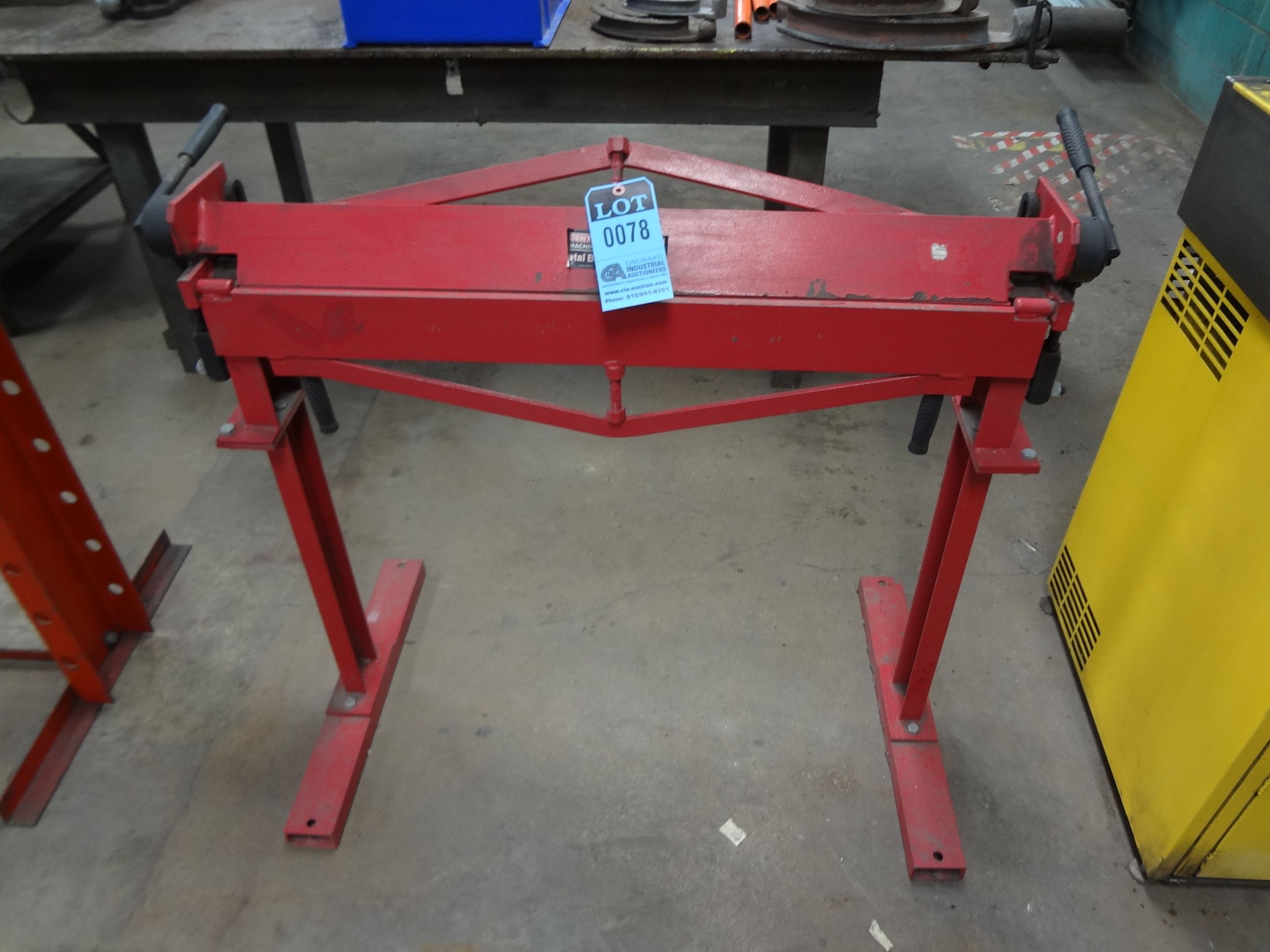36" CENTRAL MACHINERY MANUAL METAL BRAKE