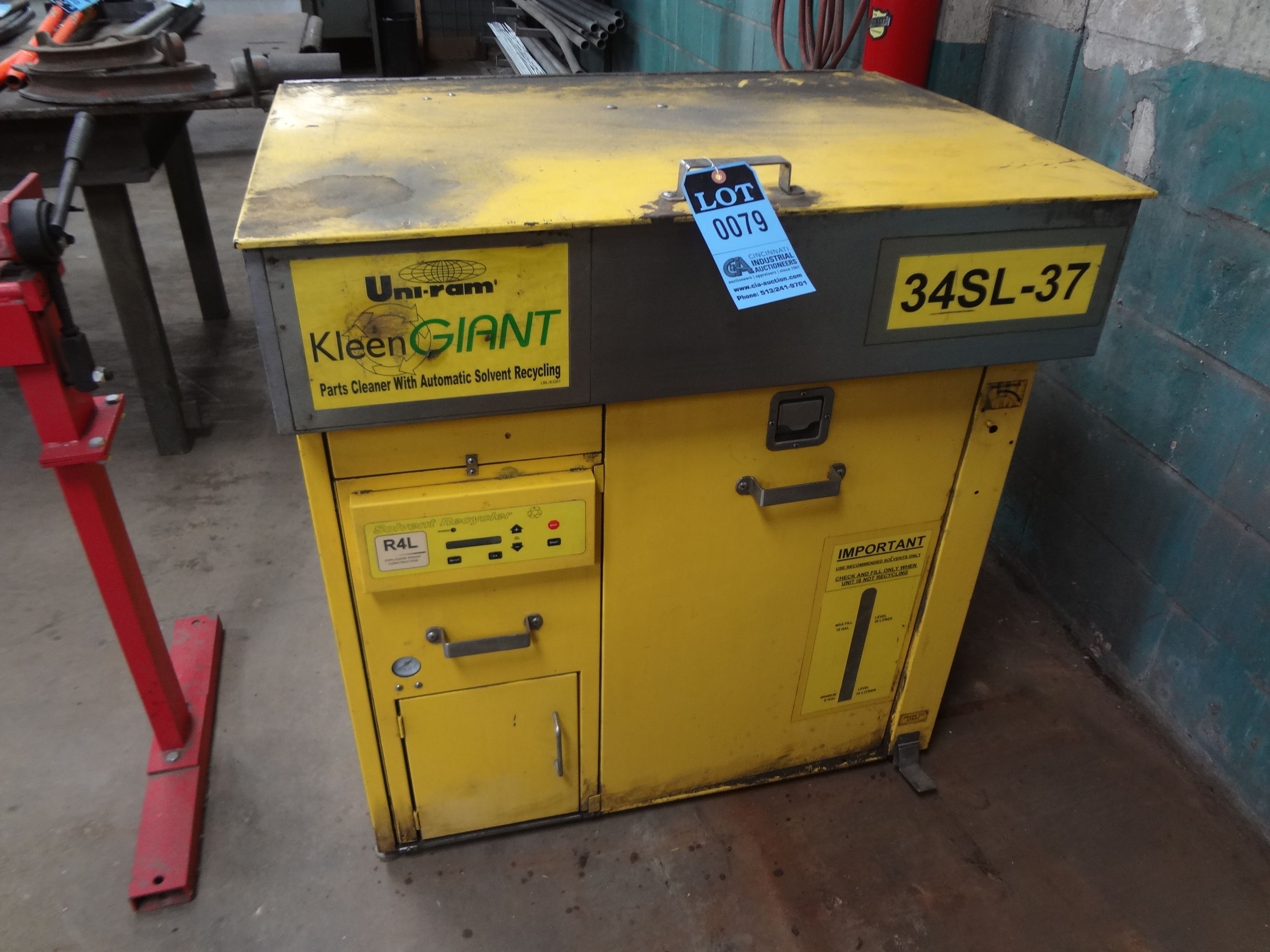 UNIRAM KLEEN GIANT PARTS WASHER WITH AUTOMATIC SOLVENT RECYCLER