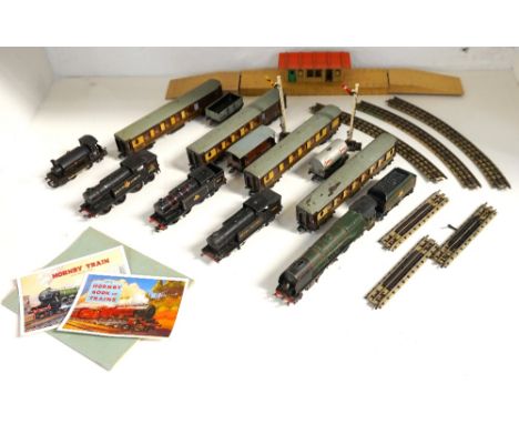 COLLECTION OF HORNBY DUBLO (MECCANO LTD.) MODEL RAILWAY ITEMSincluding British Railway locomotives 69560, 69561 and 69567 (Ty