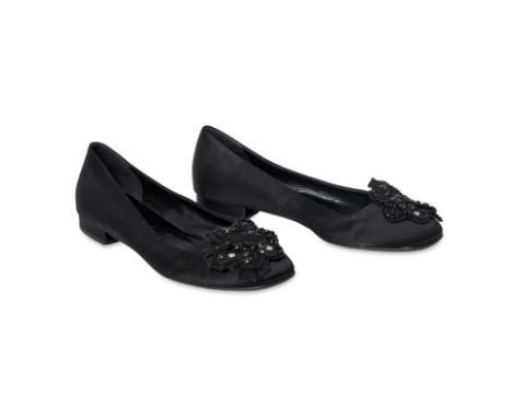 PRADA FLOWER BALLERINA FLATSCondition grade B-.Size 36. Black satin ballerina flats with square toe and beaded flower detaili