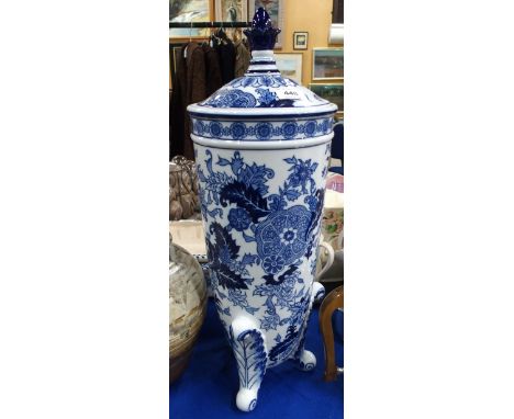 A Spode Statements Worcester Wheel pattern pot and cover Condition Report: Available upon request