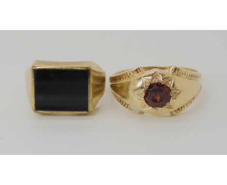 A 9ct gold gents red gem star ring size V, together with an onyx signet ring size R, weight 7.2gms Condition Report: Availabl