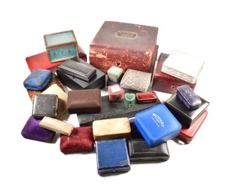 A large collection of jewellery boxes. The assorted collection of antique and later jewellery boxes to include necklace boxes
