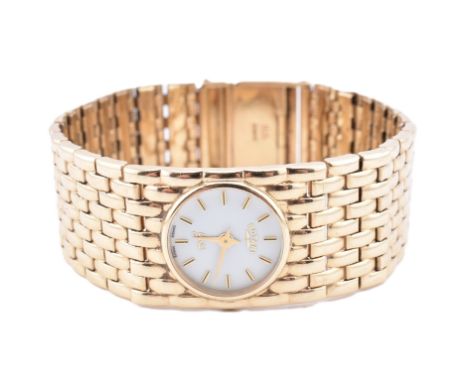A hallmarked 9ct gold Rotary wristwatch.The Rotary 9ct yellow gold wristwatch having a round dial with baton indices and alph