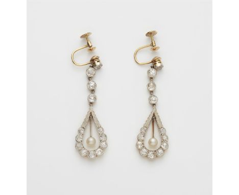 Paar Belle Époque-Ohrgehänge14 kt Gelbgold. Zierliche durchbrochene Form mit Tropfenmotiv an beweglicher Leiste, ausgefasst m