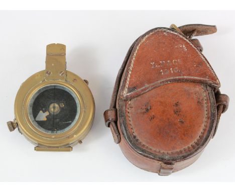WW1 1916 dated officers compass in its 1916 dated leather case.