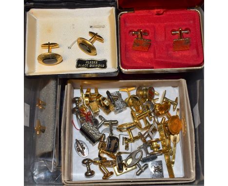 Gentleman's Jewellery - a pair of retro gold plated diamond cut spiral topped cufflinks;  others, octagonal, oval, black alas