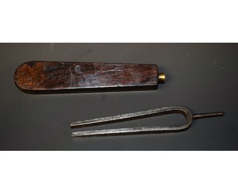 A 19th century pocket tuning fork, rosewood haft screw-fitting for travel, 11cm long disassembled