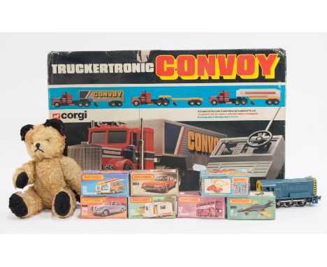 Wrenn railway diesel shunter engine, with other passenger coaches; collection of Matchbox Superfast models, some boxed; Corgi
