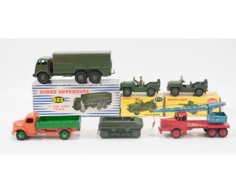 Dinky diecast toys; 622 10-ton army truck boxed, 674 Austin Champ boxed, 686 25-pounder field gun boxed, 162a light Dragon tr