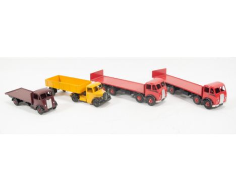 Dinky Super Toys, diecast models; two Foden flat trucks with tail boards, first type cabs 503, Guy flat truck 512, Articulate