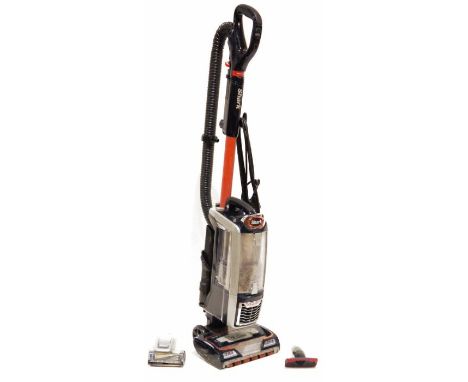 Shark vacuum cleaner&nbsp;Condition ReportModel NZ801 UKT. Item turns on but with very little suction. Unable to say whether 