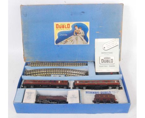 EDP2 Hornby Dublo 'Duchess of Atholl' passenger set, loco corroded and with many chips (F), tender (G), both coaches (F-G), t