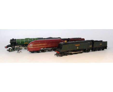 Hornby LNER green livery "Flying Scotsman" engine and tender (G) LMS red streamline Coronation class (F-G) and Triang "Winsto