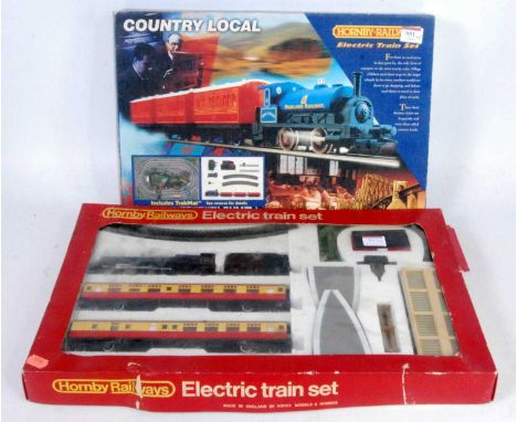 Hornby Railways electric train set containing black with unlined tender 'Princess Victoria' engine and tender, 2x red &amp; c