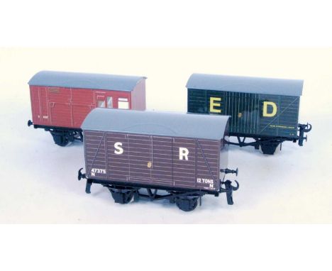 Three unboxed ACE Trains wagons:- horsebox, SR goods and ED (M)