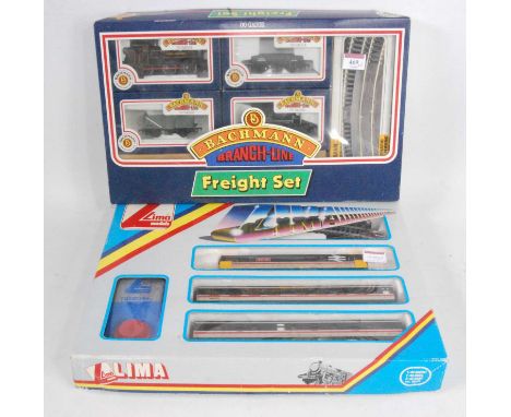 A Bachmann 30-200 branch line freight set containing London Transport pannier tank engine L91, 3 wagons and track oval (NM-BN