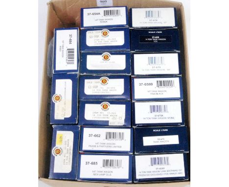 34 Bachmann tank wagons, good variety (M-BM)