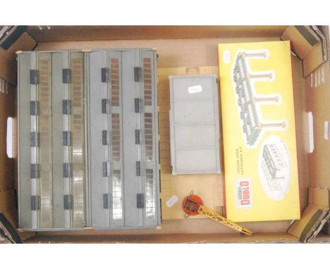Hornby Dublo plastic buildings: engine shed with extension kit assembled as a 4-road unit, complete (E), good depot assembled