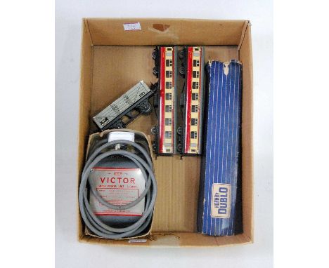 Mixed model railways 2 Hornby D12 coaches (F), 9 Dublo curved rails (F), 0 gauge Hornby 1950's open wagon and H &amp; M Victo
