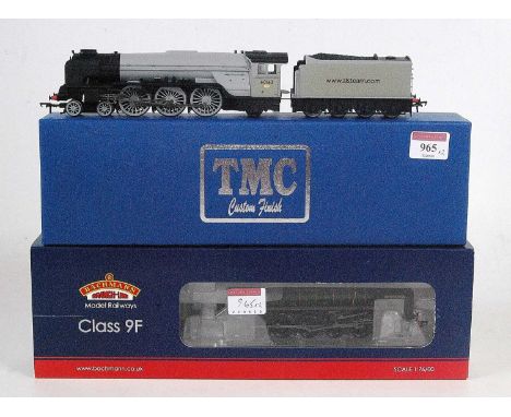Bachmann 32-850A "Evening Star" loco and tender, class 9F, late crest BR green, sold with a TMC custom finish , works grey un
