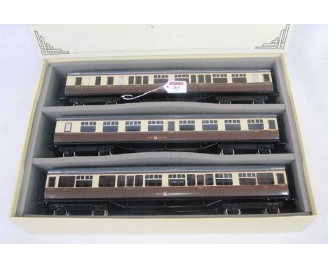 ACE trains set B three GWR brown and cream Hawksworth coaches nos. 7381, 1297 and 831 (M-BM)