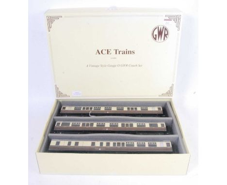 ACE trains set A, GWR brown and cream Hawksworth coaches nos. 1779, 7798 and 8002 (M-BM) protective film on coach sides
