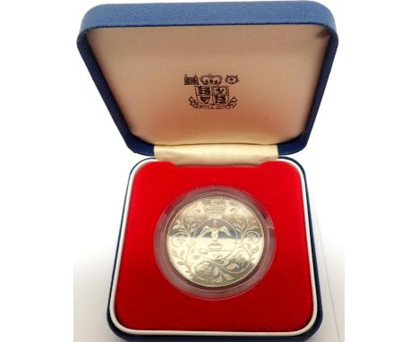 1977 Royal Mint silver proof crown of Elizabeth II, boxed. P&amp;P Group 1 (£14+VAT for the first lot and £1+VAT for subseque