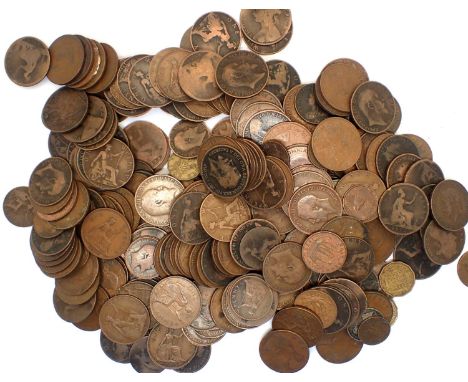 A large quantity of British coins, mostly copper denominations, Queen Victoria - George VI. P&amp;P Group 1 (£14+VAT for the 