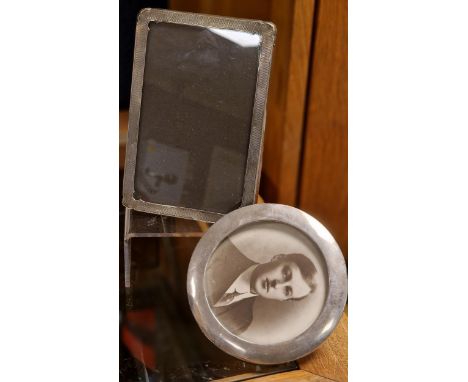 Silver Hallmarked Pair of Picture Frames - combined weight 234g