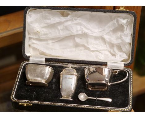 Silver Hallmarked &amp; Cased Christening Set - 139g