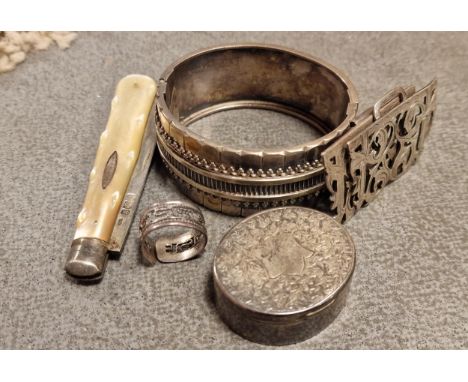 Silver Hallmarked Collectables Group - total weight inc the pen-knife 119g