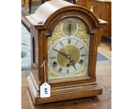 A decorative Edwardian chime mantel clock - 36cm tall