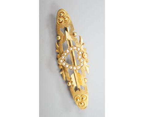 An Edwardian 15ct gold and seed pearl set brooch, 41mm, gross 2.9 grams,