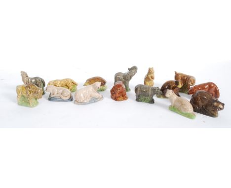 WADE: A set of 15x Wade Whoppas / Whoppers - larger size Whimsies, each of a different animal.

NOTE: from a large and privat