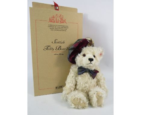 Limited edition Steiff Scottish Teddy bear 2001 White 32cm, 1273 of 3000. With box.