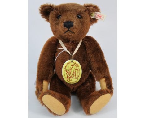 Margarete Steiff Museum teddy bear 30 rotbr.