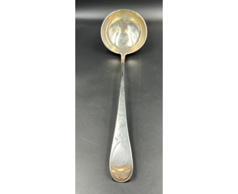 A Georgian silver ladle by Thomas Oliphant, hallmarked for London 1819 (Approximate weight 185g)
