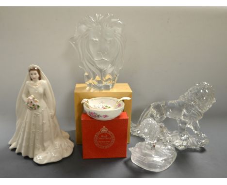 A Royal Worcester figure HRH Queen Elizabeth II Diamond Wedding Anniversay 2007; a Royal Crown Derby Posie pattern tea strain